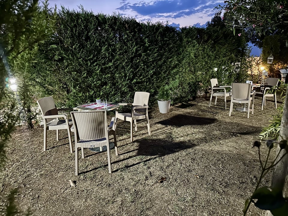 Outdoor grilling area at Camping Natyra